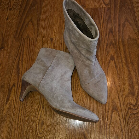 Dolce Vita Dee Truffle Suede Kitten Heel Bootie - Chic & Comfortable Size 6.5 - Picture 5 of 6